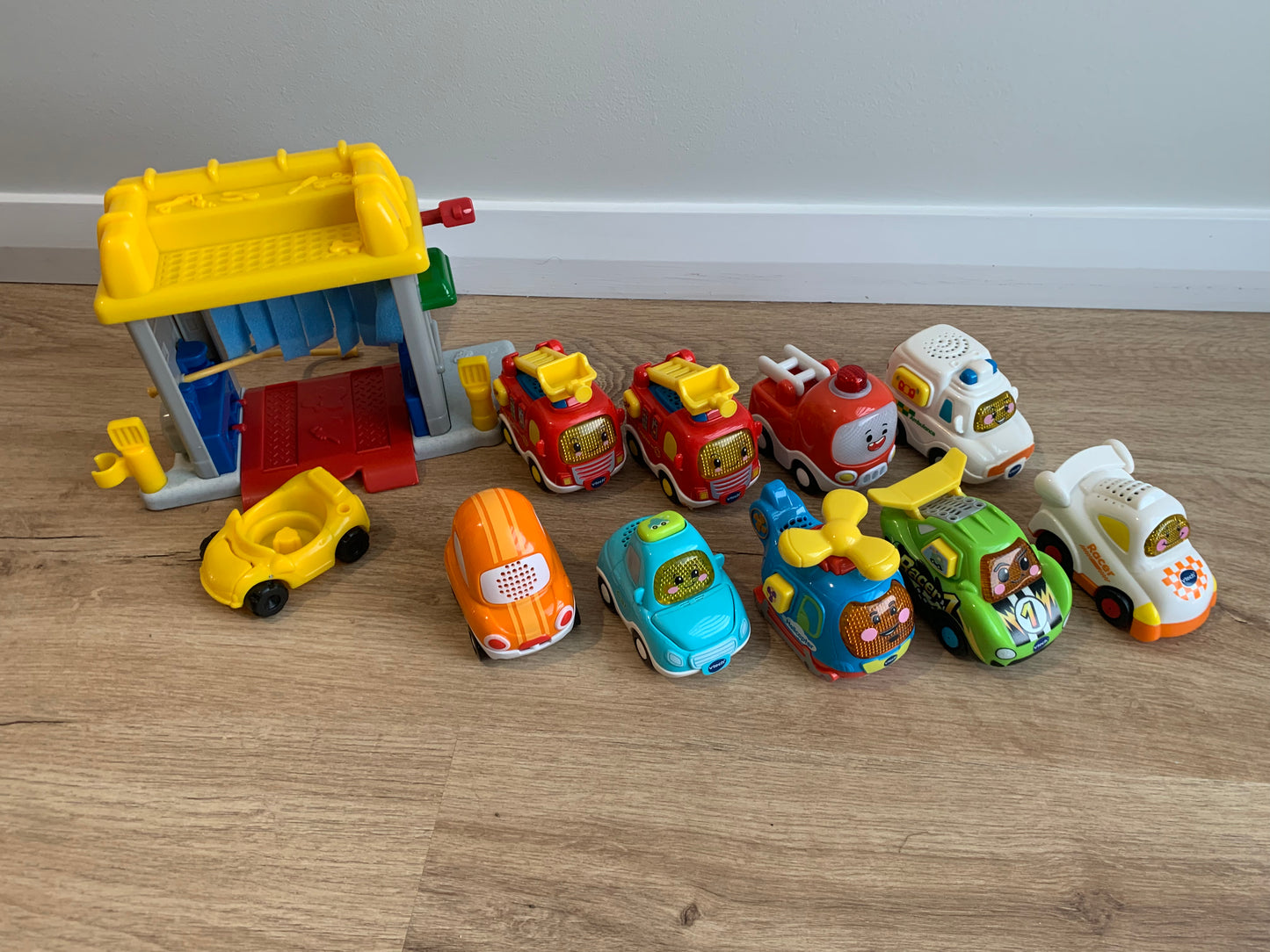 Vtech Toot Toot Cars and Track