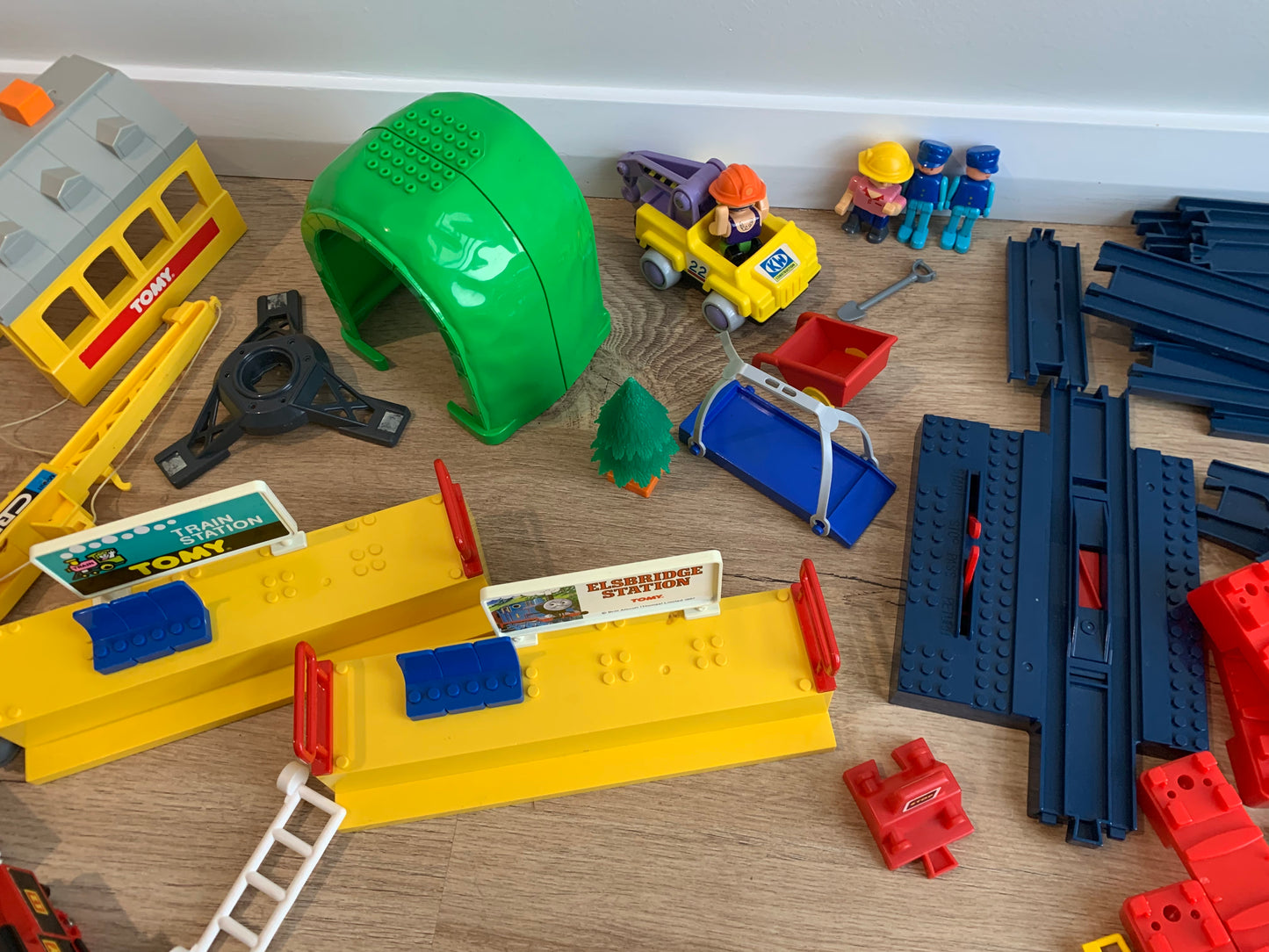 1990 Tomy Trains Original Toy Set